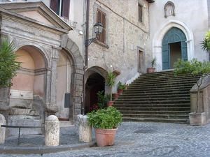 Chiesa vicino al lago di martignano, semplice e con un parroco liberale... - 1