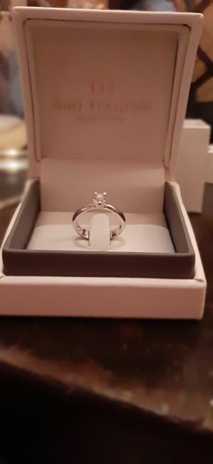 E ora mostraci una foto del tuo anello di fidanzamento! 9