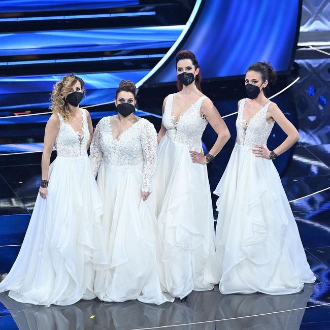 I look della prima serata di Sanremo 2022: quale preferisci? 👑 12