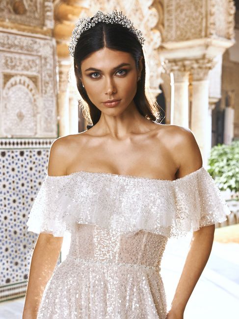 Cerchietti da sposa: l'accessorio per capelli che domina le tendenze 6