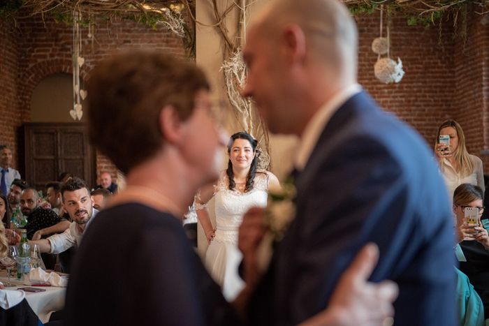 Chi accompagna la mamma della sposa? 3