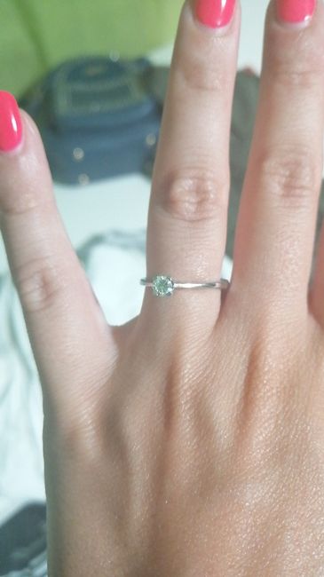 E ora mostraci una foto del tuo anello di fidanzamento! - 1