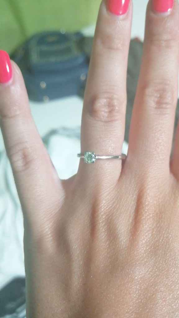 E ora mostraci una foto del tuo anello di fidanzamento! - 1