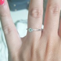 E ora mostraci una foto del tuo anello di fidanzamento! - 1