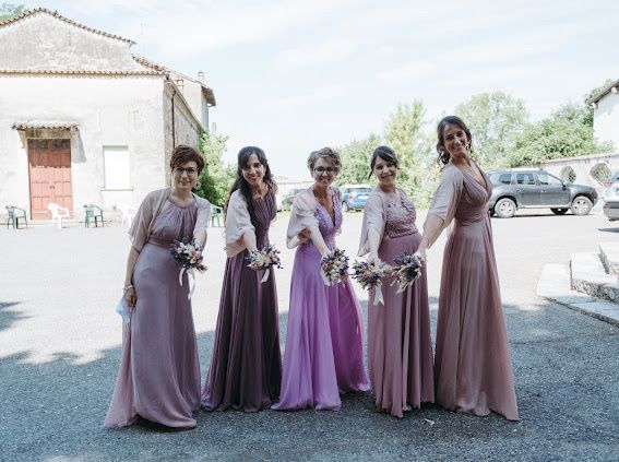 Damigelle con il braccialetto di fiori oppure con un piccolo bouquet? 1