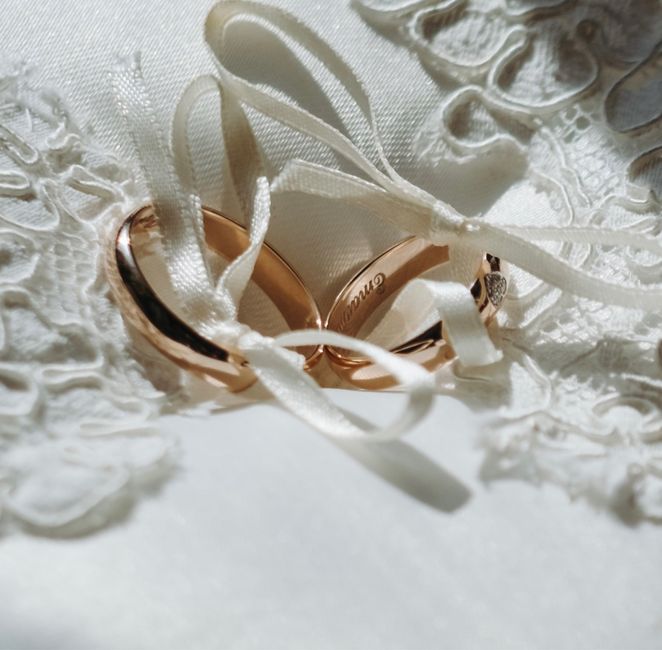 Scelta fedi: classiche o con diamanti? 5