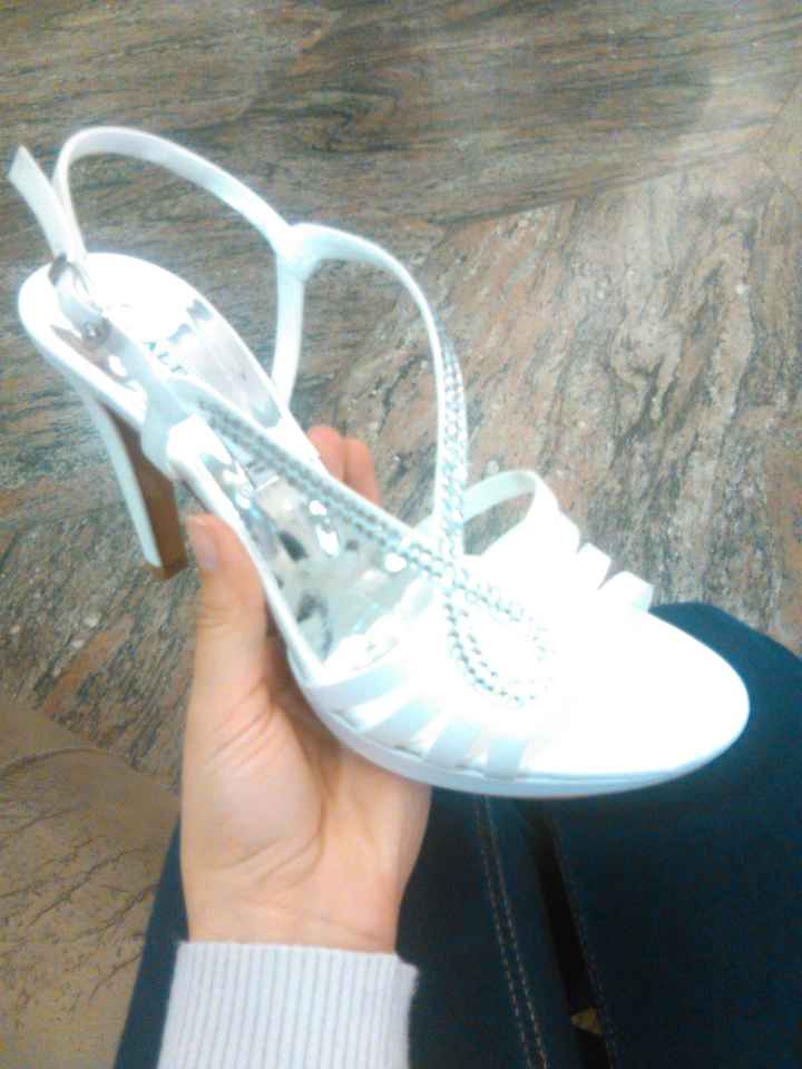 Mi aiutate a scegliere tra qst 2 paia? - 2