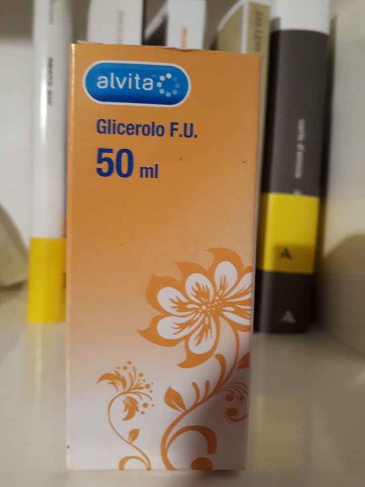 Olio di ricino e glicerina per un mese e ho di nuovo quasi tutte le mie sopracciglia! - 1