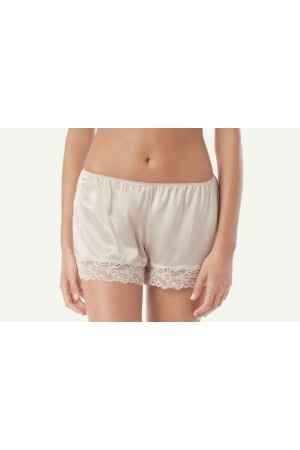 Vestitino bianco invece di vestaglia e sottoveste - 2