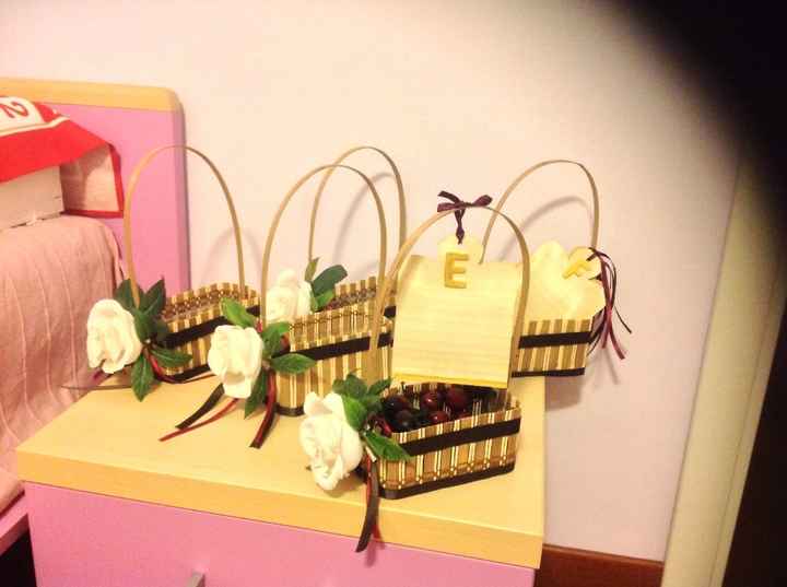 Tablou è pronto. Le vaschette riempio con delle cigliege