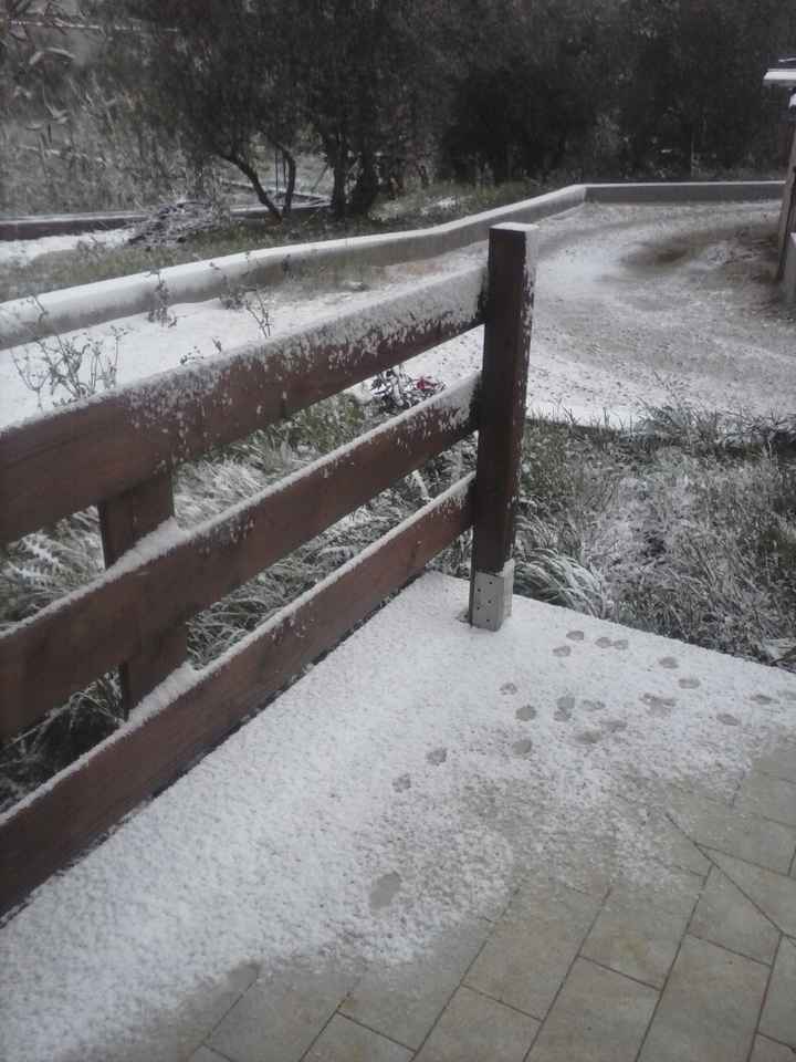fuori casa con la neve