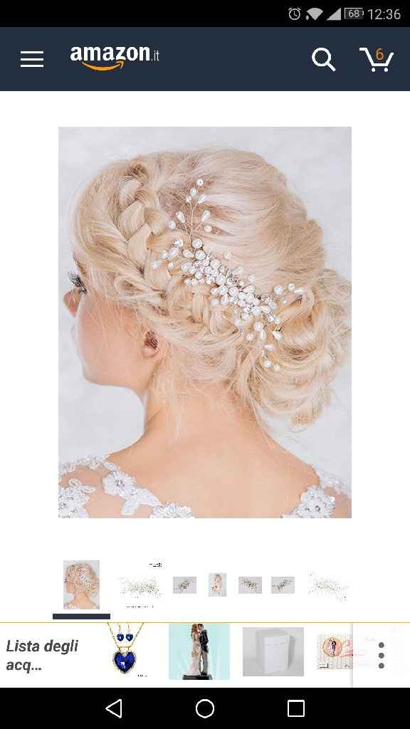 Indecisa sul fermaglio... - 2