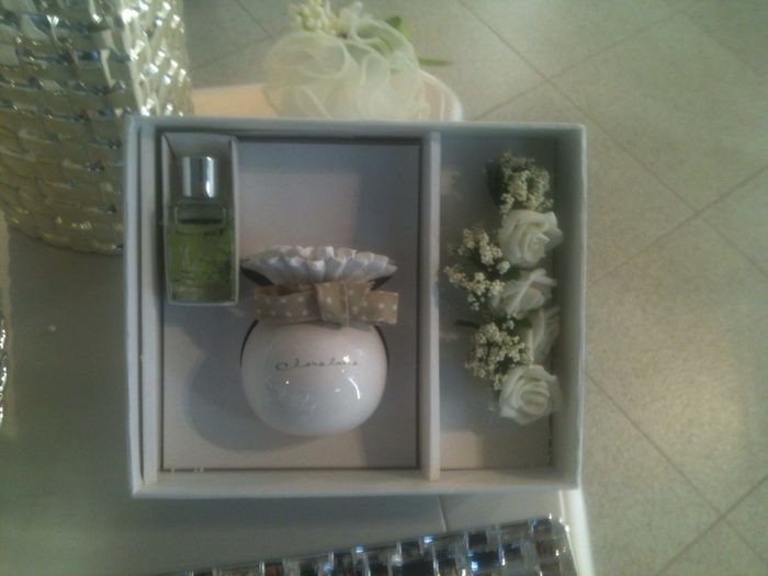 Quali bomboniere mi consigliate tra queste 2 - 1