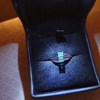 E ora mostraci una foto del tuo anello di fidanzamento! - 1