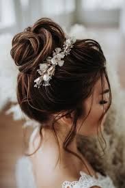 Chi ha scelto uno chignon alto? - 3