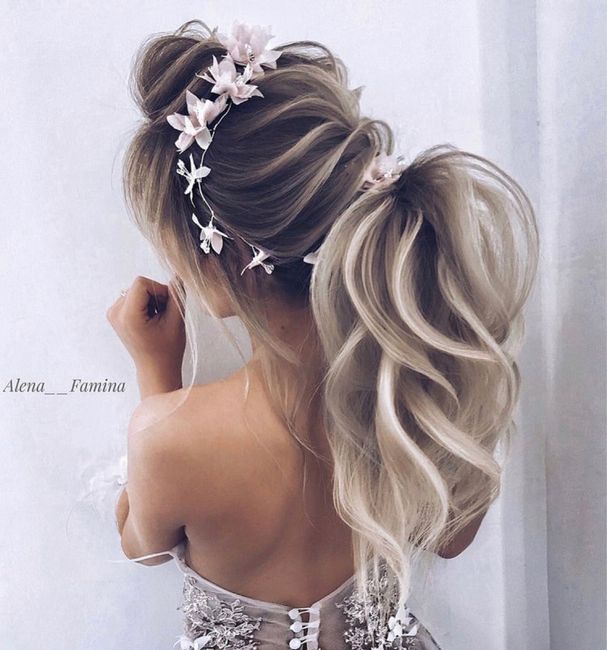 Pettinature alte per capelli lunghi 💆🏼‍♀️ - 9