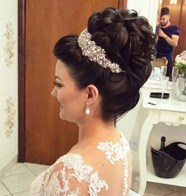 Pettinature alte per capelli lunghi💆🏼‍♀️ - 5