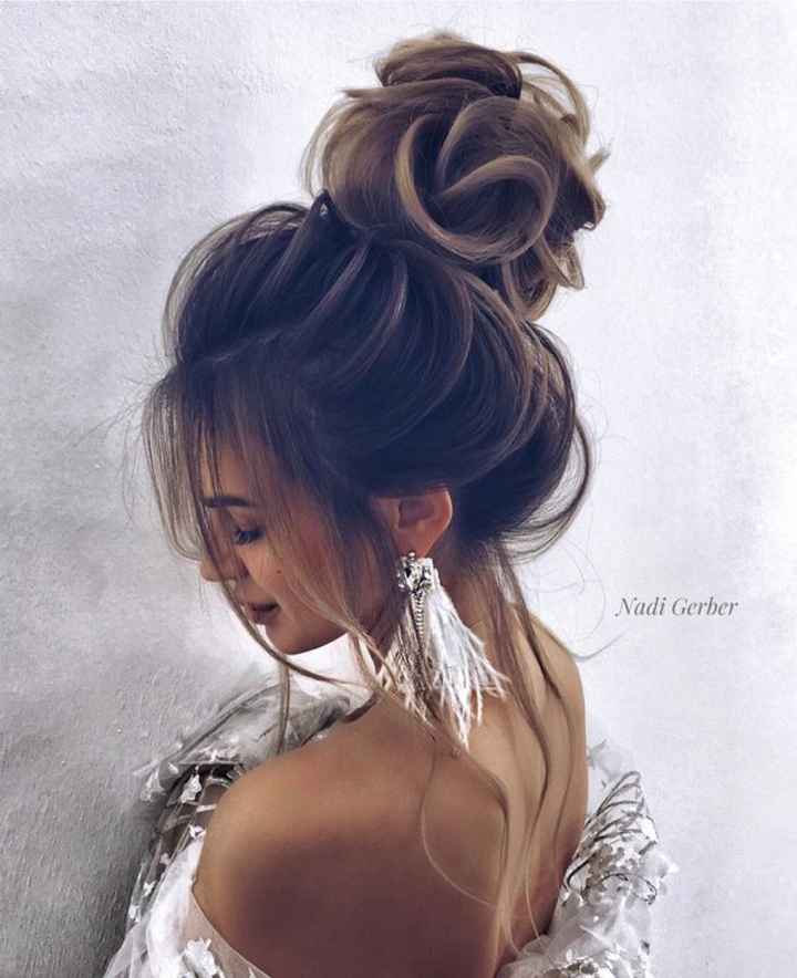 Pettinature alte per capelli lunghi💆🏼‍♀️ - 9