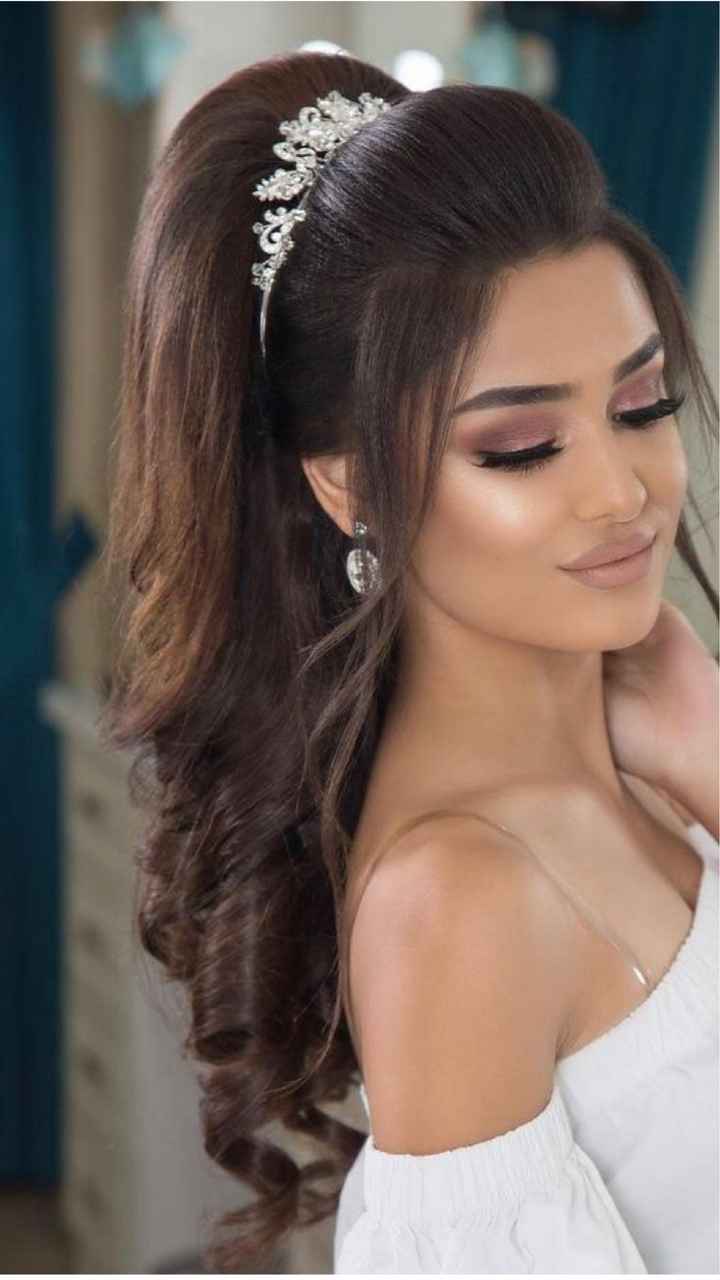 Pettinature alte per capelli lunghi 💆🏼‍♀️ - 3