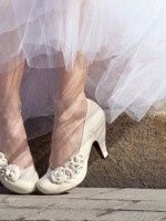 Sapete la marca di queste scarpe? - 1