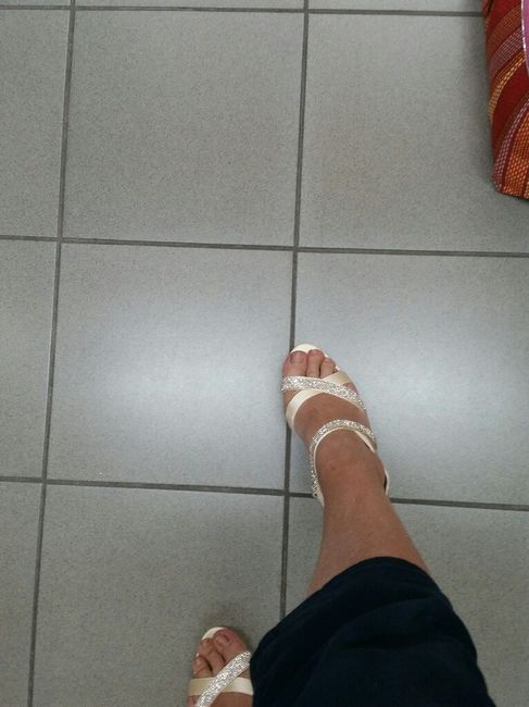 Ho trovato i sandali.. - 1