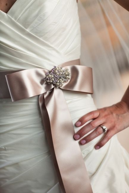 Abiti da sposa con cintura