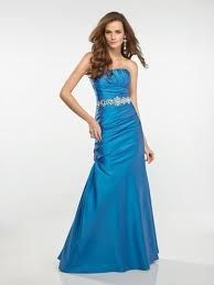 Vestito da sposa azzurro
