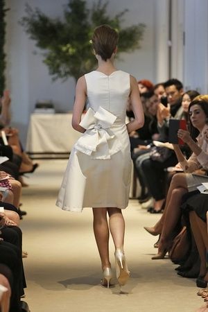 Abiti da sposa con fiocchi