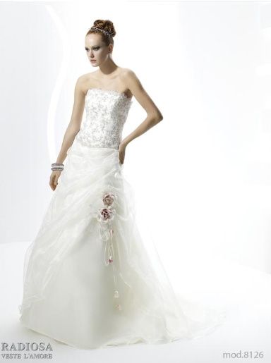 Vestiti da sposa Radiosa 2011