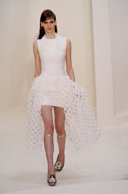 CHRISTIAN DIOR