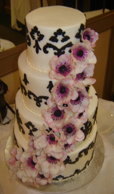 Torta nuziale bianco fucsia