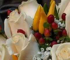 Bouquet sposa bianco con peperoncini