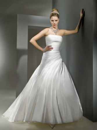Abito da sposa Cosmobella 2011