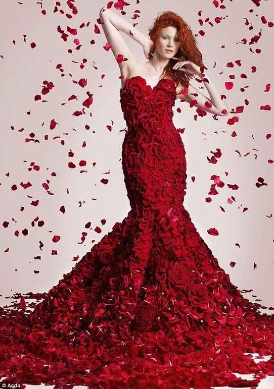Vestito da sposa con fiori