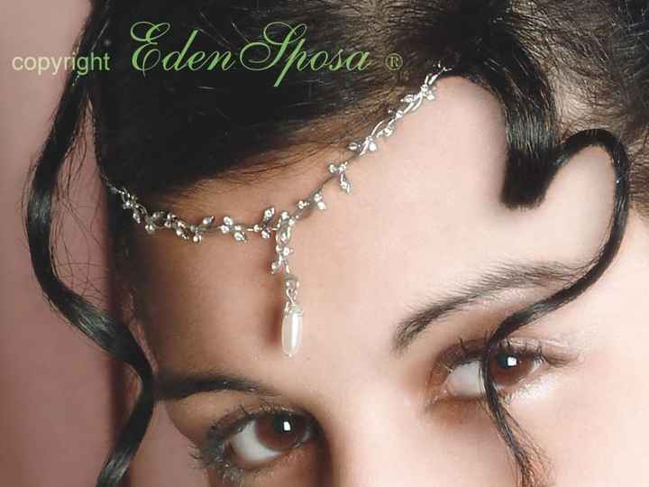 Acconciatura sposa con diadema a goccia