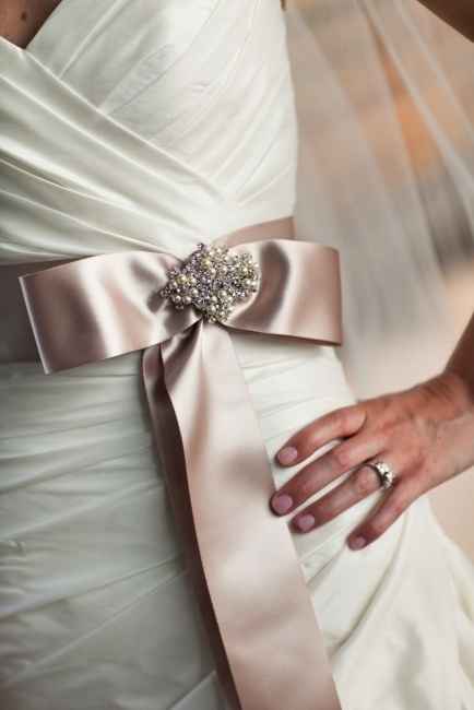 Abiti da sposa con cintura