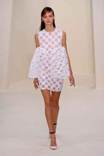 CHRISTIAN DIOR