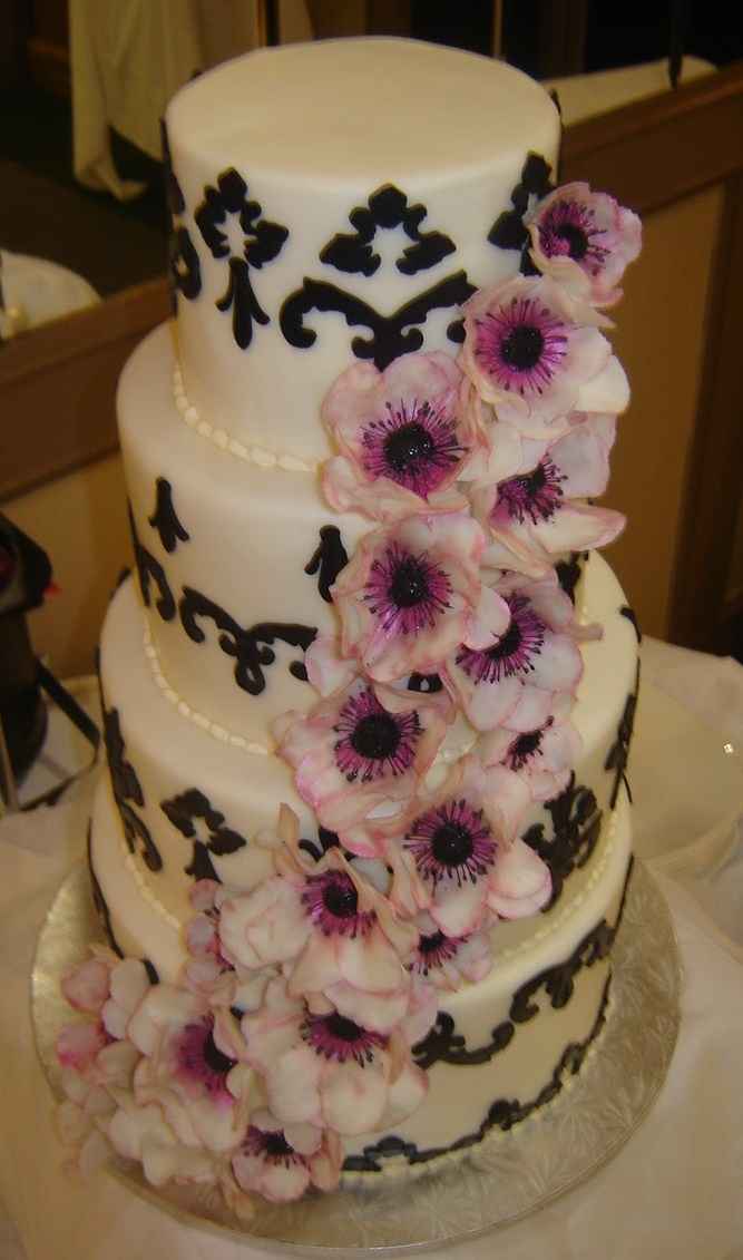 Torta nuziale bianco fucsia