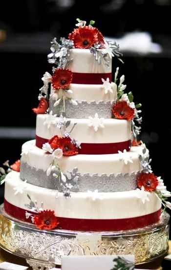 Torta nuziale rosso argento