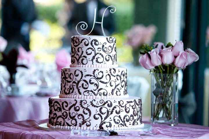 Torta nuziale marrone rosa