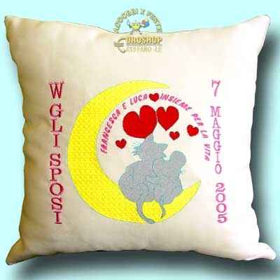 Cuscino matrimonio con gatti e cuori