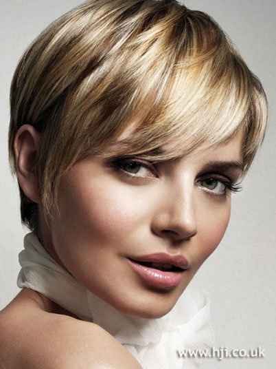 Acconciatura sposa capelli corti