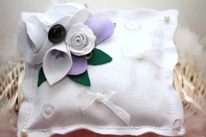 Cuscino portafedi matrimonio glicine