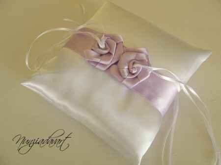 Cuscino portafedi matrimonio glicine