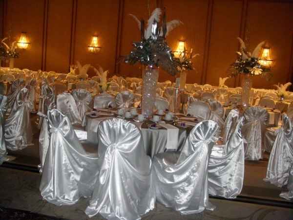 Tavolo matrimonio argento rosso