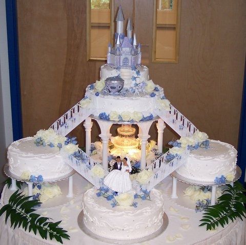 Torta nuziale tema Disney