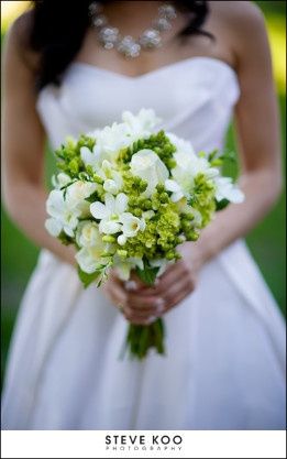 Fiori bianchi e verdi