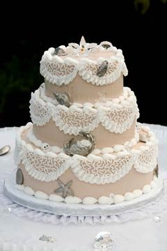 Torta nuziale bianco beige