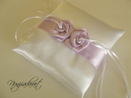 Cuscino portafedi matrimonio glicine