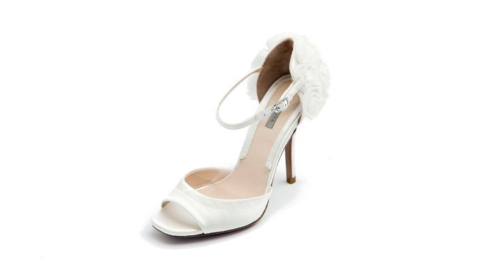 Scarpe da sposa Uterqüe 2011